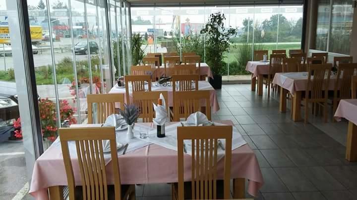 Motel Restoran Gurman บันยาลูกา ภายนอก รูปภาพ